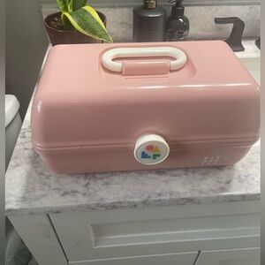 Caboodles 52150150 Classic on The Go Girl Case - Millennial Pink